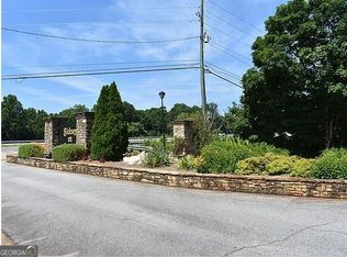 2212 Huntingdon Ct, Gainesville, GA 30506