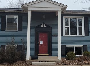 1115 S 12th St, Clinton, IA 52732