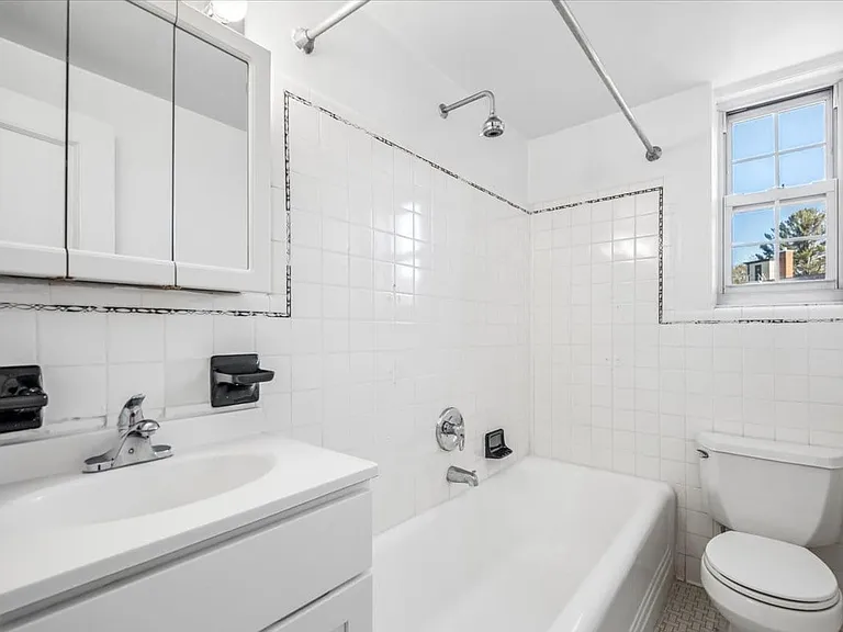 45 Popham Rd #5L — Photo 11