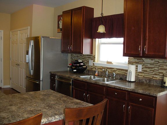 4th image of 870 Saybrook Falls Dr