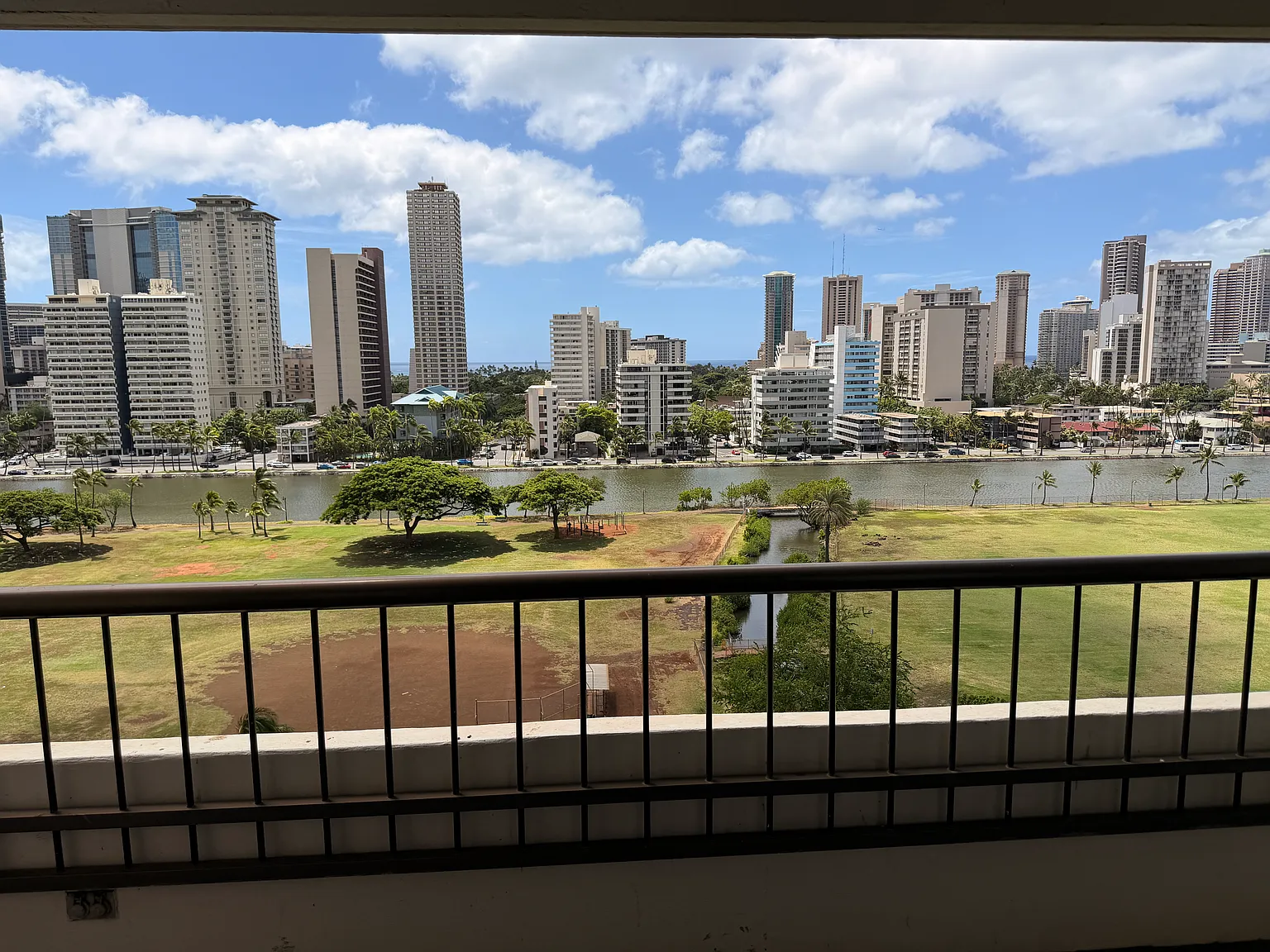 2 bed, 824 sqft, $3,000 — Photo 1