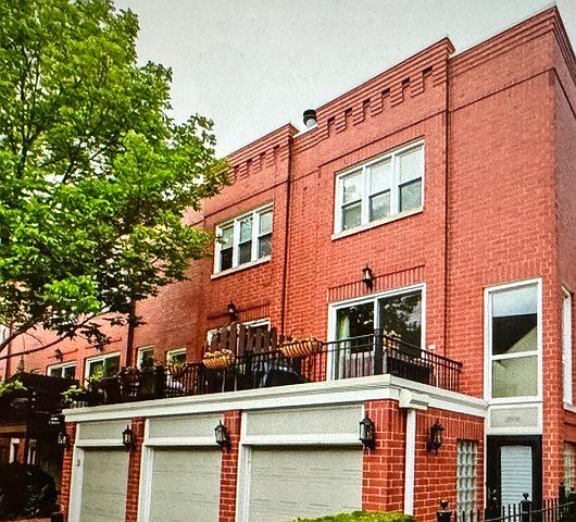 1st image of 2901 N Wolcott Ave Unit B