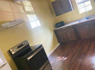 114 N Fowlkes St #101, Sealy, TX 77474