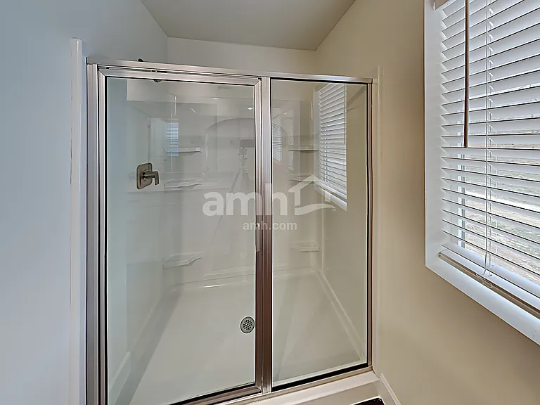 4404 N Poplar St — Photo 12