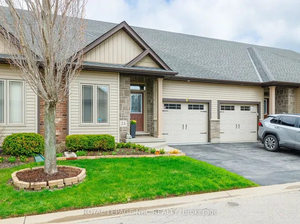 9440 Eagle Ridge Dr #35, Niagara Falls, ON L2H 0G6