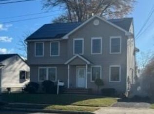 145 Creemer Ave, Iselin, NJ 08830