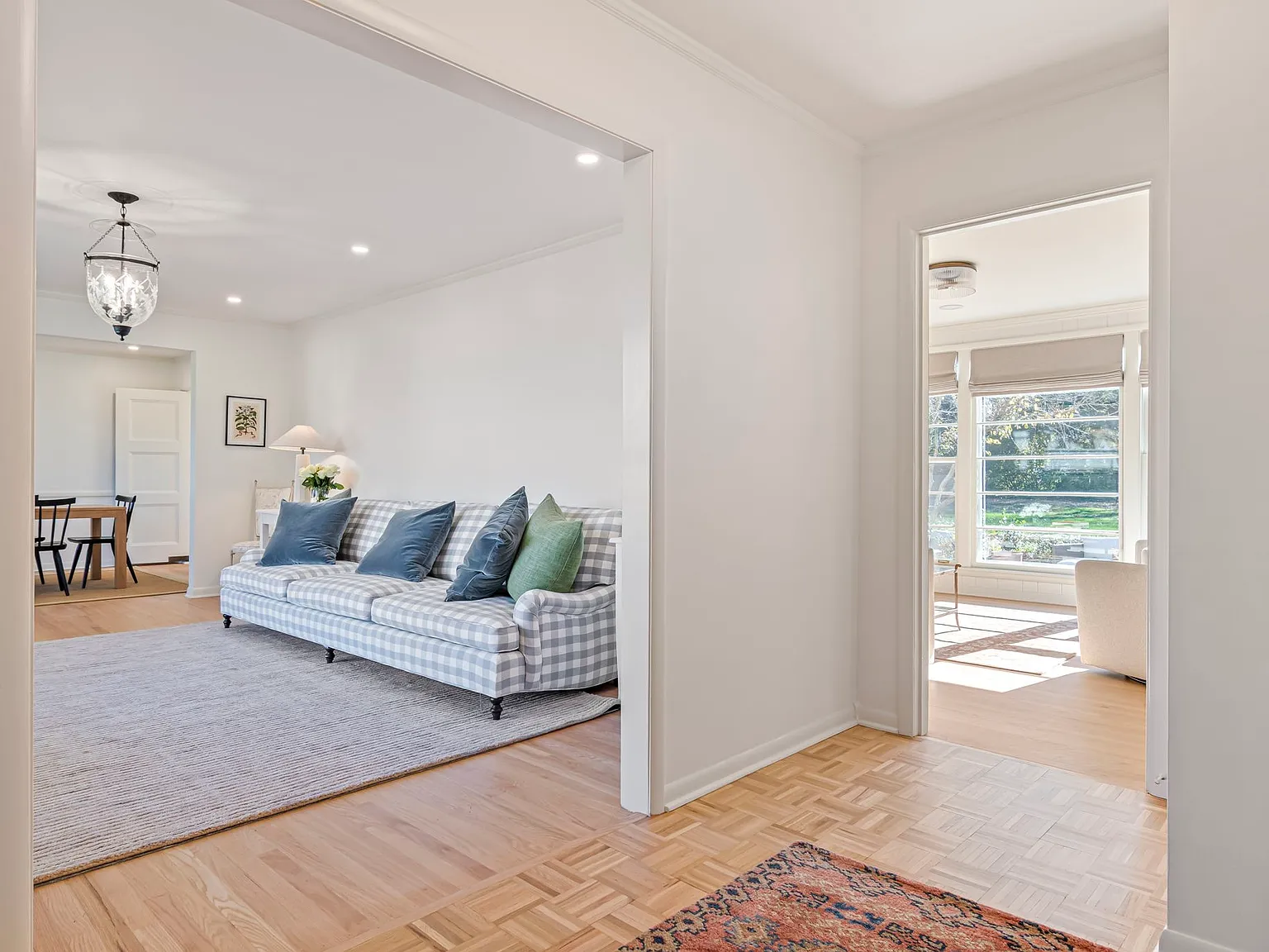 3 bed, 3.0 bath, 3220 sqft, $10,000 — Photo 4