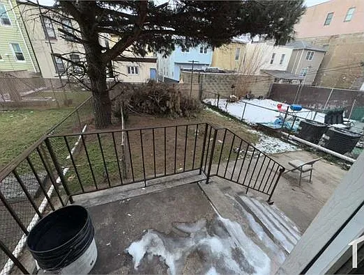 96 Brown Pl — Photo 7