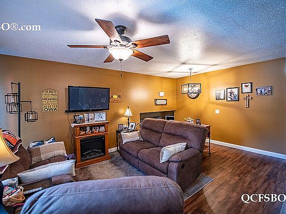 3rd image of 4027 Cresthill Dr