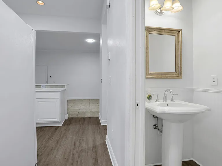 148 S Thornton Ave — Photo 8