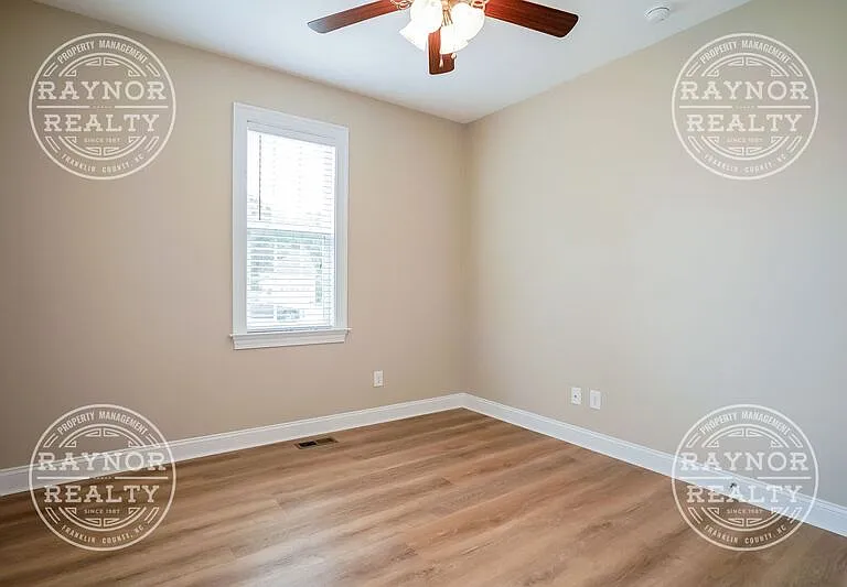 90 Glen Oaks Dr — Photo 9