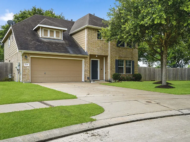 2306 Emerald Stone Ct — Photo 4