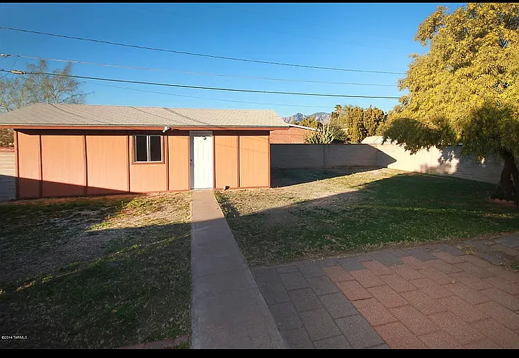 2301 E Glenn St — Photo 10