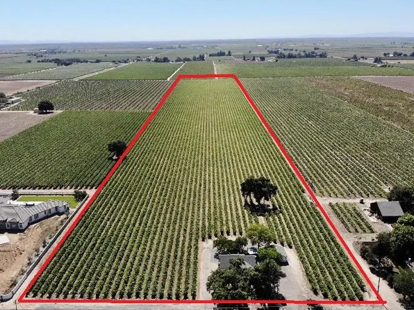 19025 N De Vries Rd, Lodi, CA 95242