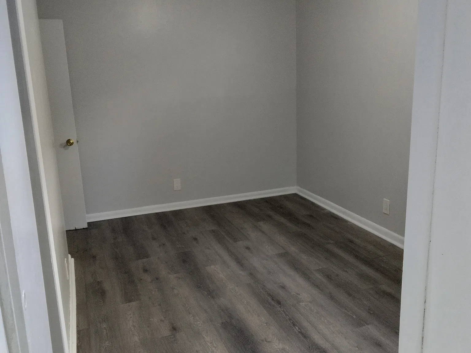 Studio, 1200 sqft, $1,800 — Photo 1