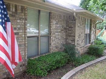 3rd image of 4701 Royal Oak Dr