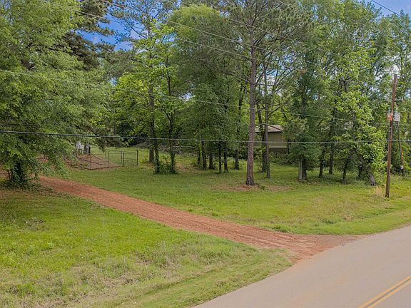 3rd image of 215 E Old Us Highway 80
