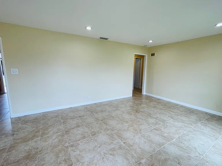 17246 E Laxford Rd — Photo 3
