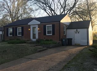 1213 N Geyer Rd, Saint Louis, MO 63122