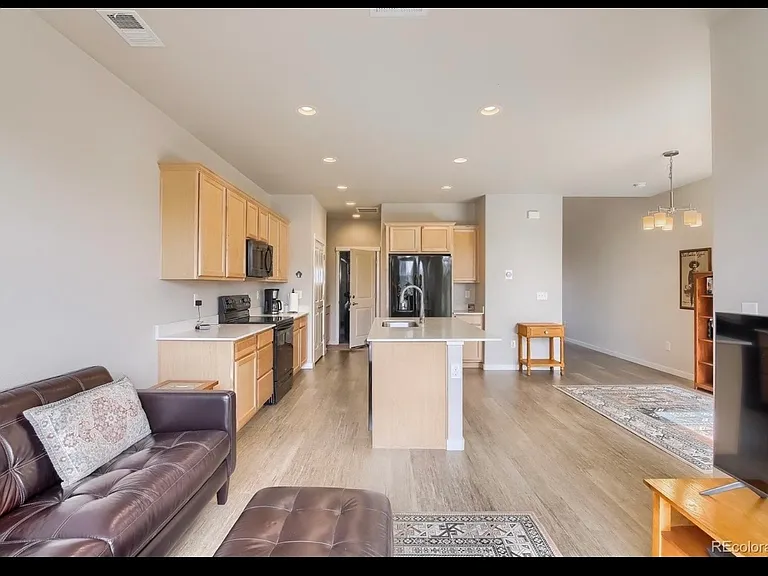 9740 Clermont Ln — Photo 4