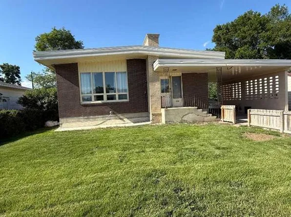 1505 S 6a Ave N, Lethbridge, AB T1H 0V9