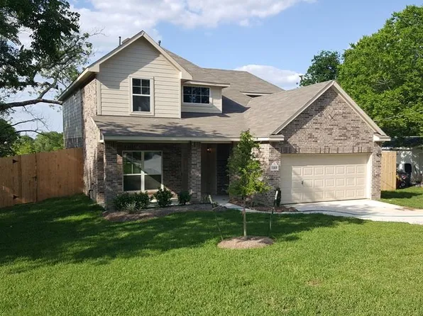 11808 Woodcrest Dr, Willis, TX 77318