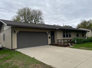 811 Koronis Ave, Paynesville, MN 56362