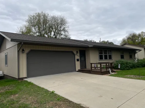 811 Koronis Ave, Paynesville, MN 56362