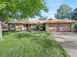 104 NE Clinton St, Burleson, TX 76028