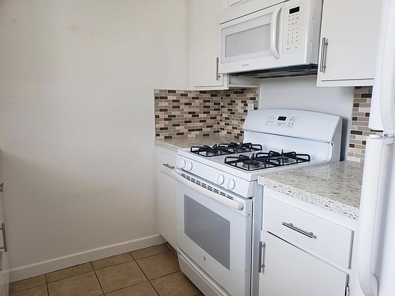 5th image of 3711 Emerald St