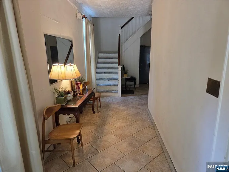 22 Seymour St #6 — Photo 6