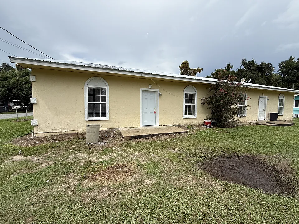 604 SW US Highway 221 #A