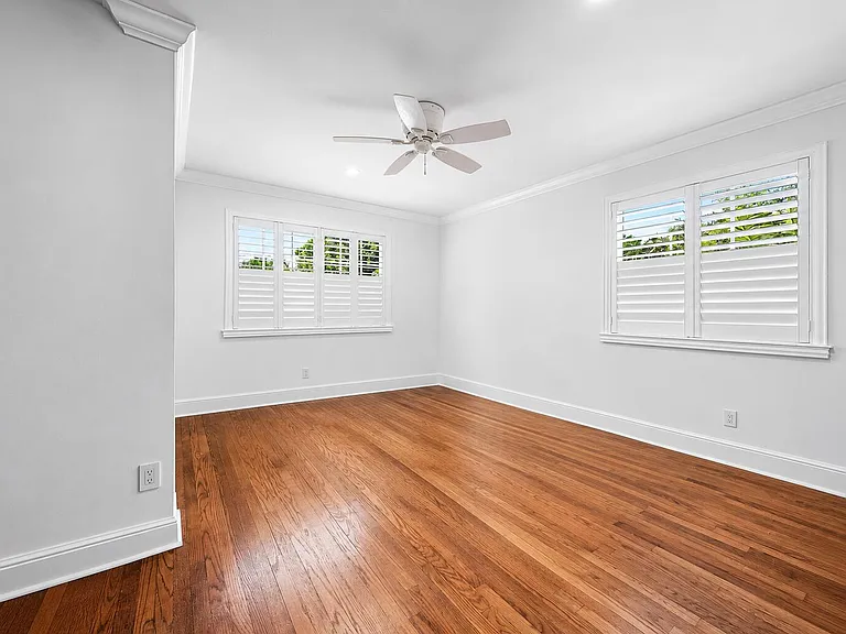 232 Essex Ln — Photo 24