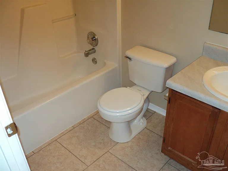 417 Oak Knoll Ln — Photo 8