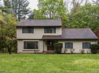 92 Welshs Ln, Somerset, NJ 08873