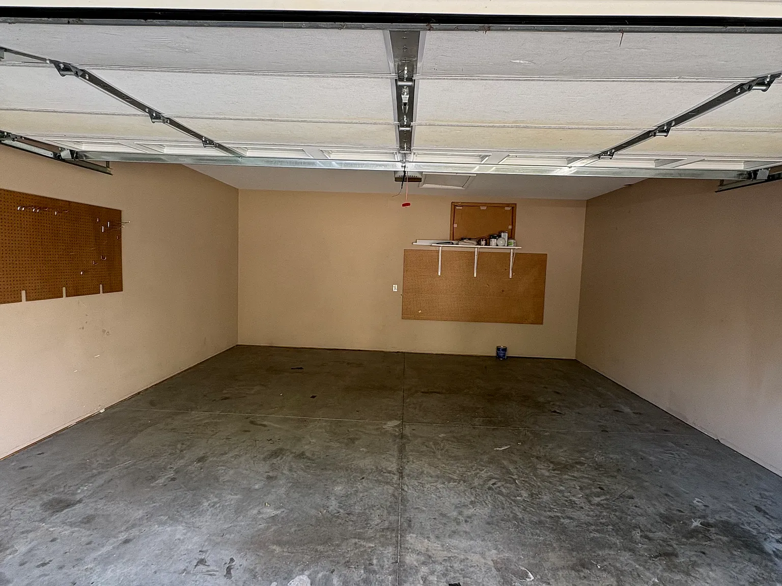 3 bed, 2.5 bath, 1275 sqft, $2,350 — Photo 3