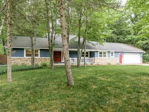 2nd image of 4515 Oakridge Dr