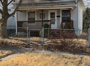 118 5th St, Silvis, IL 61282