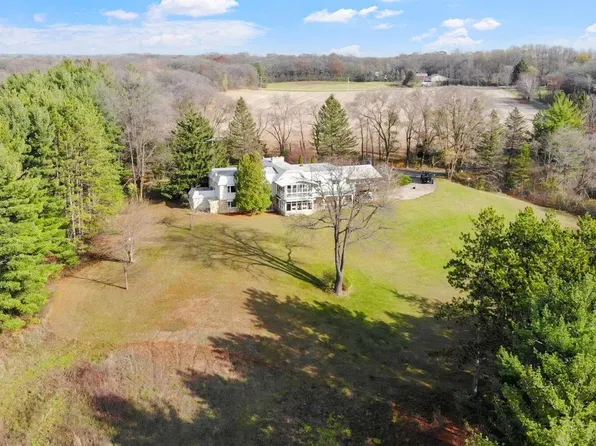1966 Knob ROAD #1952, Burlington, WI 53105