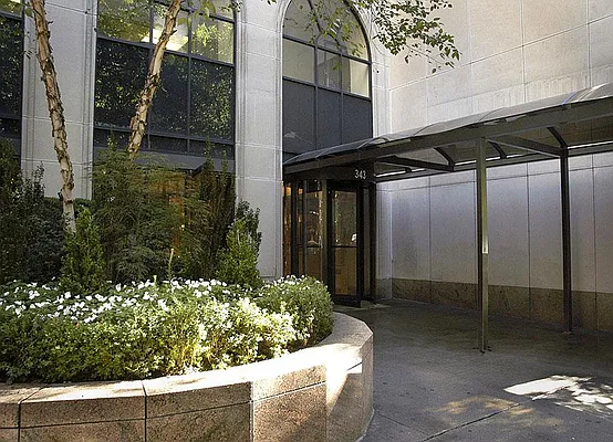 Sold by Warburg | media 10