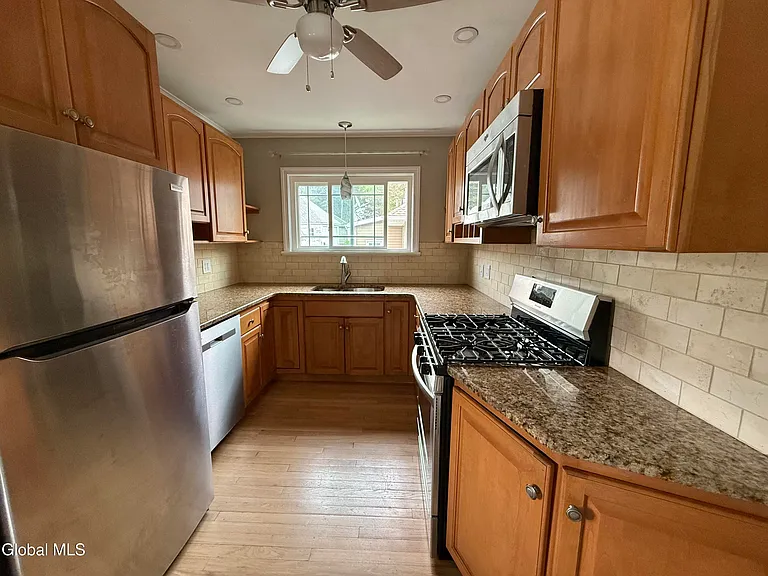 2481 Eastern Pkwy — Photo 13