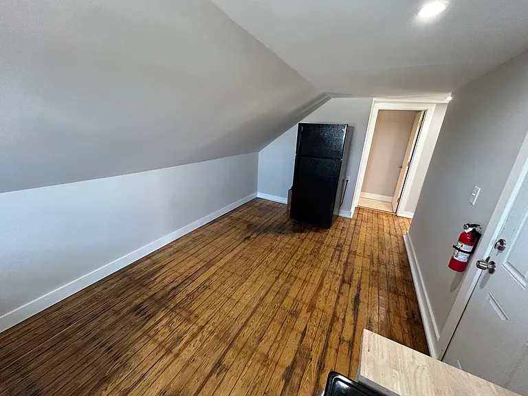 79 Hill St #301 — Photo 9