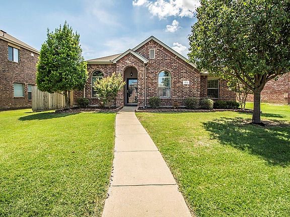 3rd image of 1613 Logan Dr
