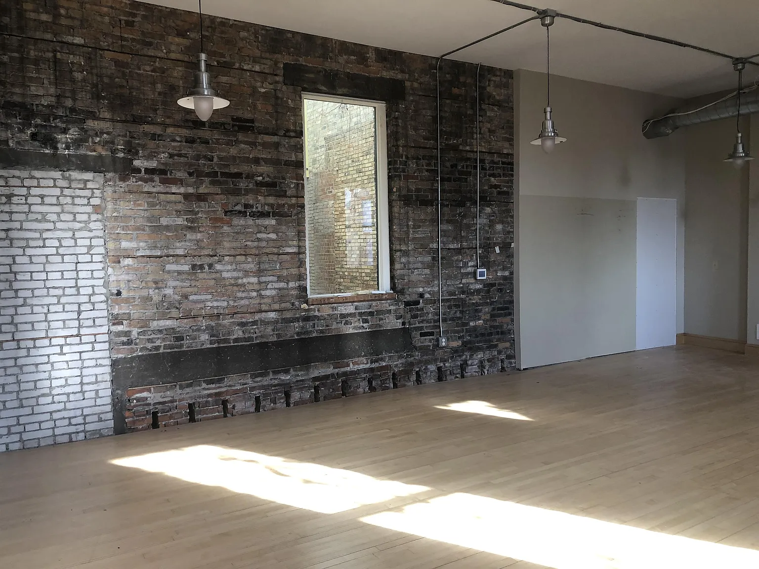 Jono Gardens LLC - 207 — Photo 1
