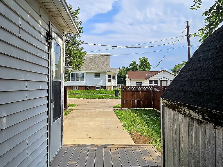 801 S 4th St — Photo 15