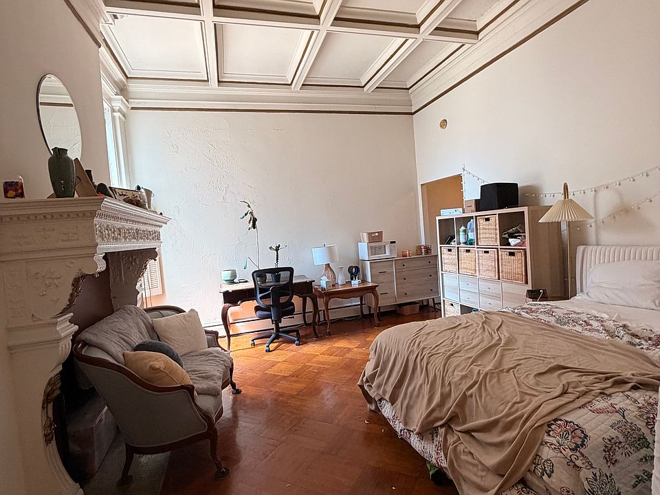 1st image of 2130 Spruce St APT 1B