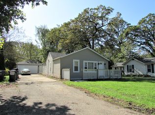 10757 W Edgewood Rd, Beach Park, IL 60087