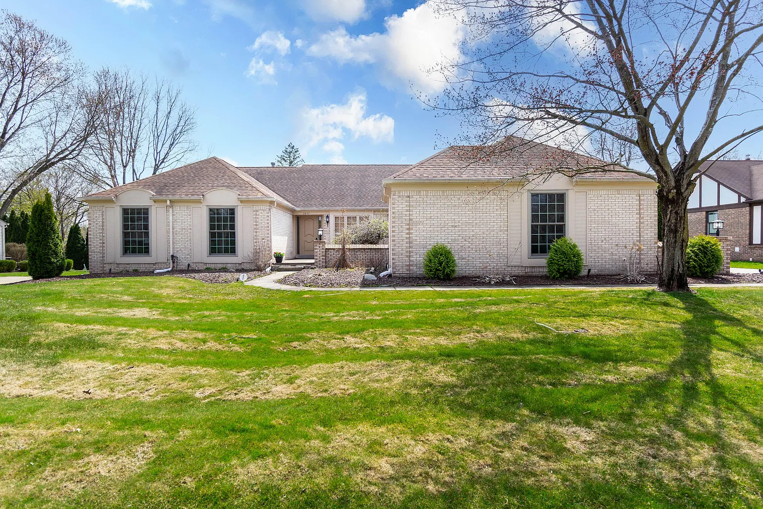 2877 Shadywood Dr photo 1
