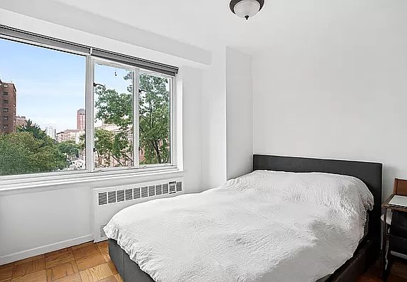 3rd image of 392 Central Park W APT 6U