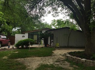 7258 Roos Rd, Houston, TX 77074